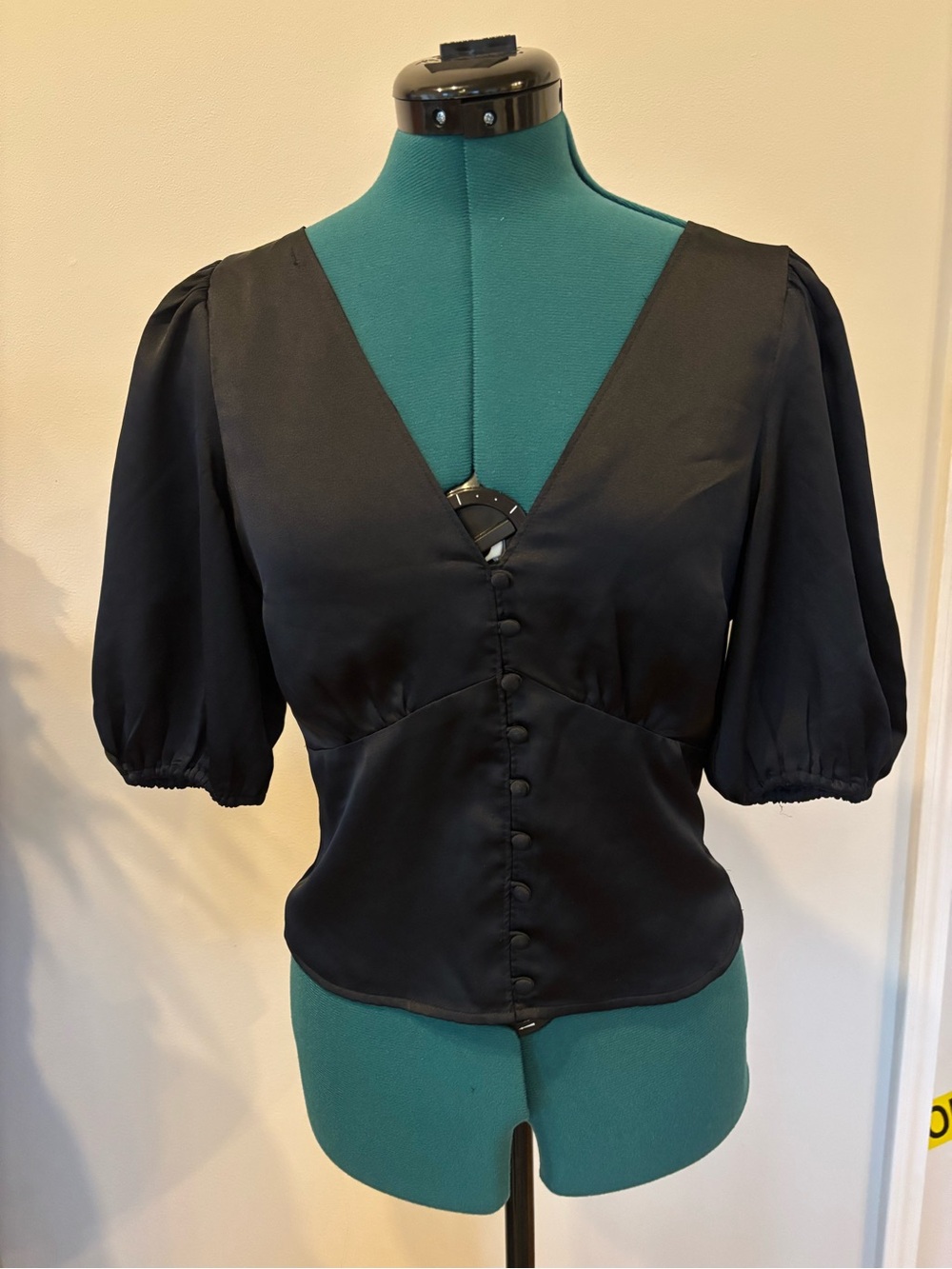 Abercrombie $ Fitch Black V-Neck peplum puff sleeve top, small